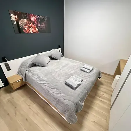 Location ! Opera View Next To Alexander Nevsky Cathedral Lägenhet *