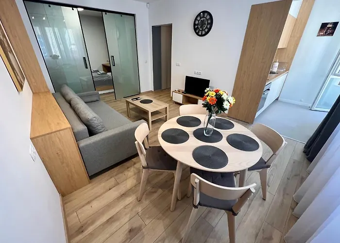 Location ! Opera View Next To Alexander Nevsky Cathedral *