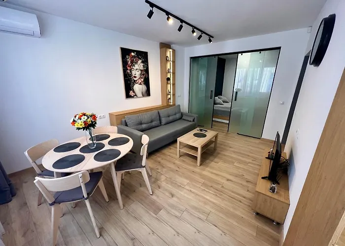 Location ! Opera View Next To Alexander Nevsky Cathedral Appartamento